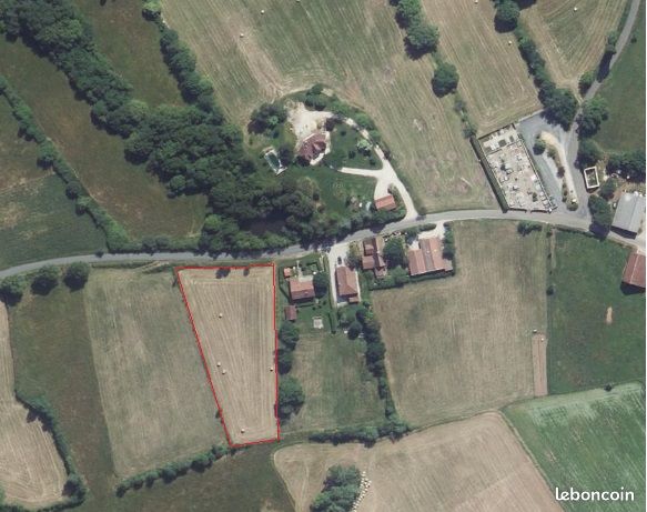 Terrain constructible montamel 46310 · à Uzech · 25 000 €
