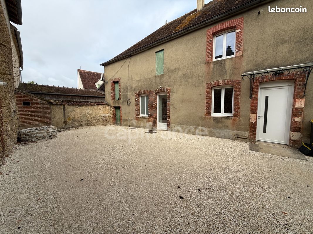 Maison 4 pièces 100 m² · à Carisey · 100 m² · 155 000 €