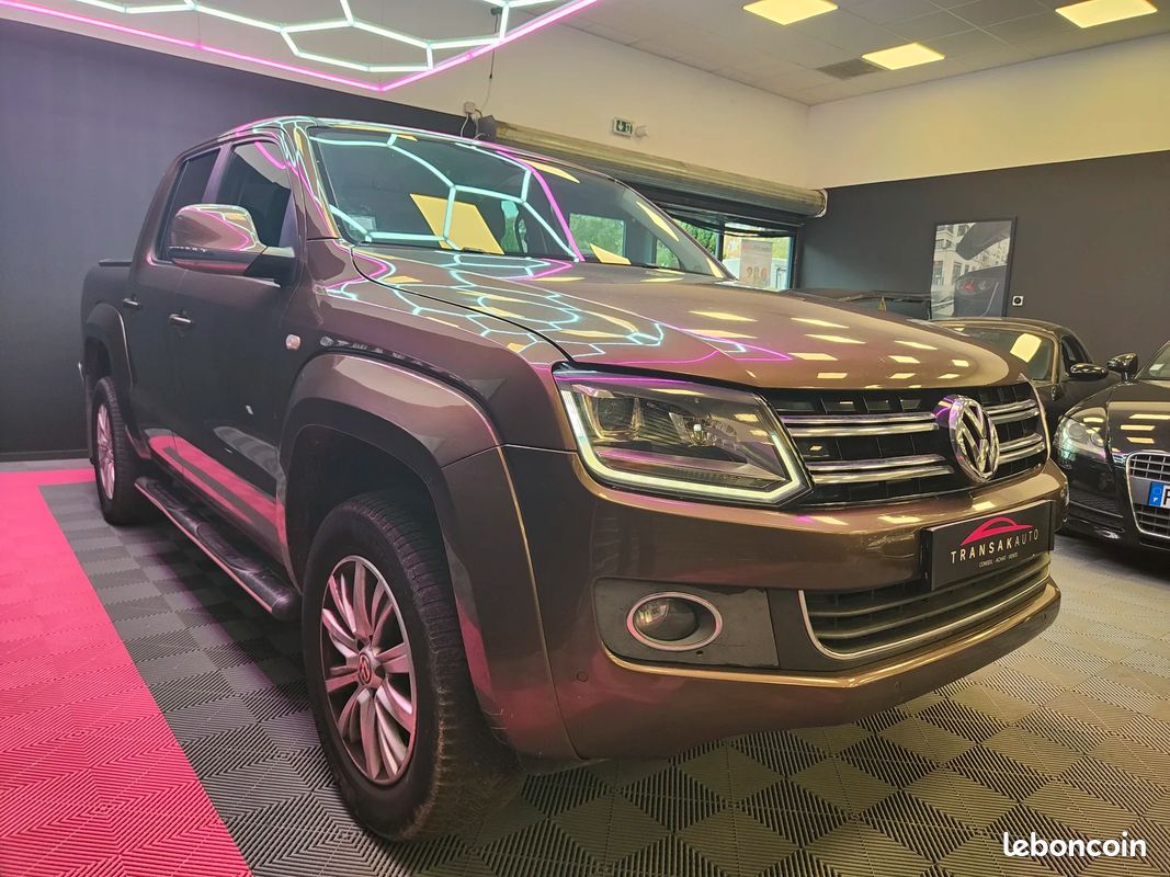 VOLKSWAGEN AMAROK HIGHLINE Double Cabine 2.0 BiTDi 180cv 4Motion - Historique d'entretien - Caméra - Attelage - Sièges chauffants en cuir - (image 4)