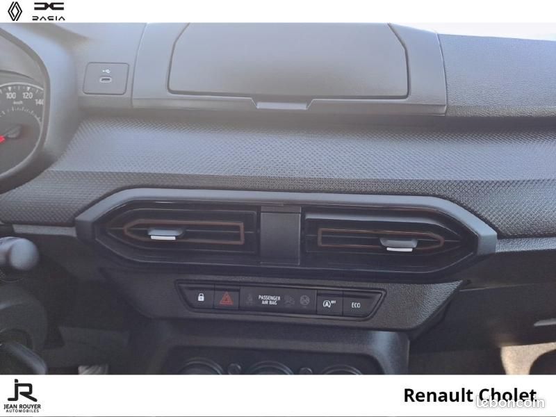 Dacia Sandero 1.0 TCe 90ch Stepway Essential -24 (image 18)