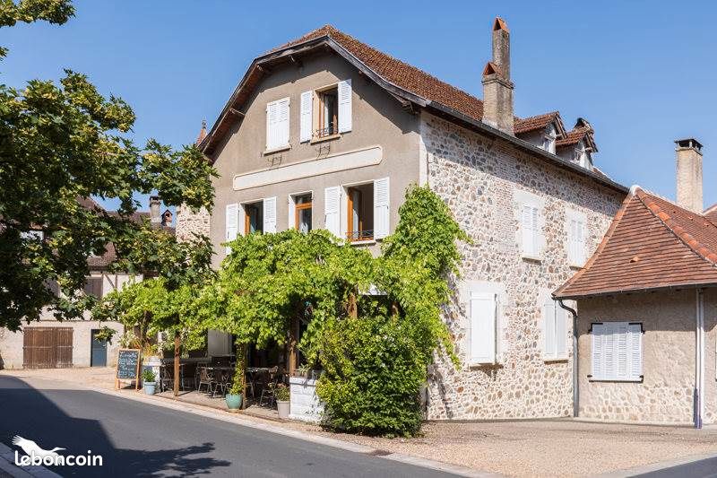 Maison 9 pièces 239 m² · à Gagnac-sur-Cère · 239 m² · 234 300 €