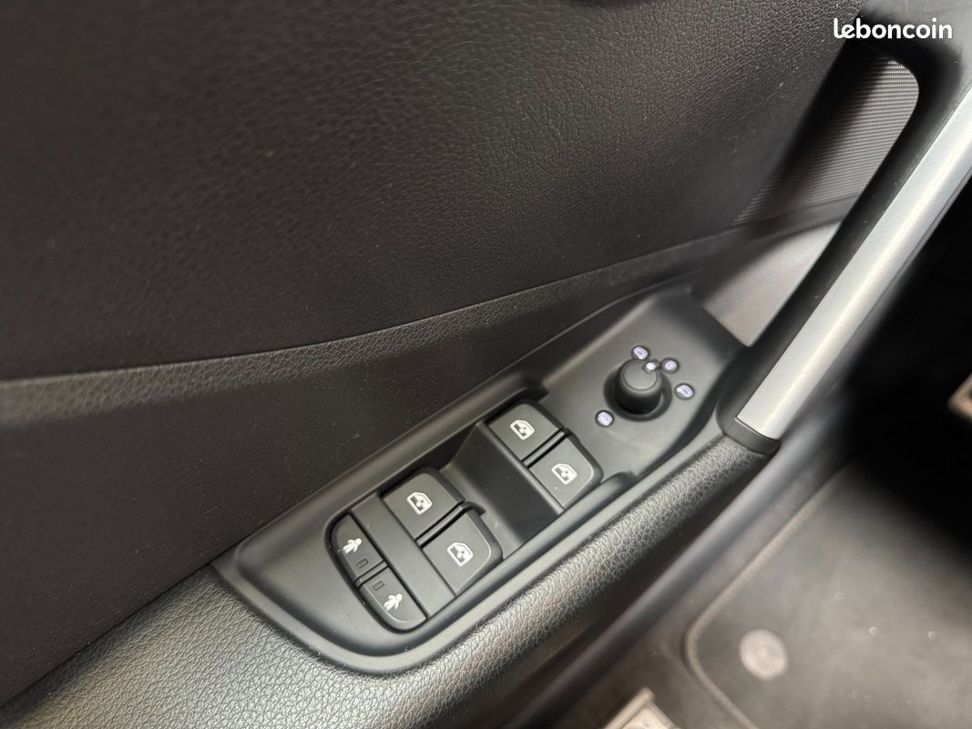 AUDI Q2 40 TFSI 190 S tronic 7 Quattro S Line + CARPLAY + TOIT OUVRANT + AFFICHAGE TETE HAUTE + SIÈGES CHAU (image 20)
