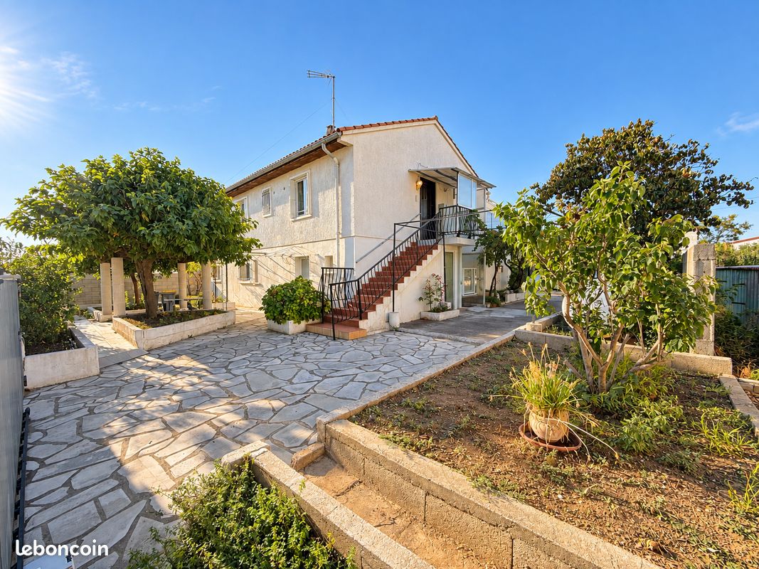 Maison 8 pièces 153 m² · à Cournonterral · 153 m² · 330 000 €