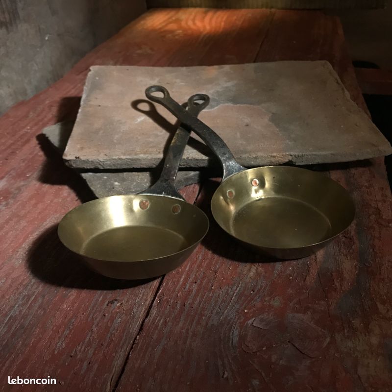 Deux petites casseroles en laiton (image 4)