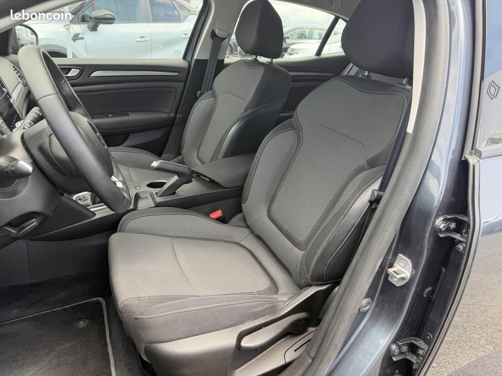 RENAULT MEGANE IV 1.5 Blue dCi - 115 Evolution (image 9)