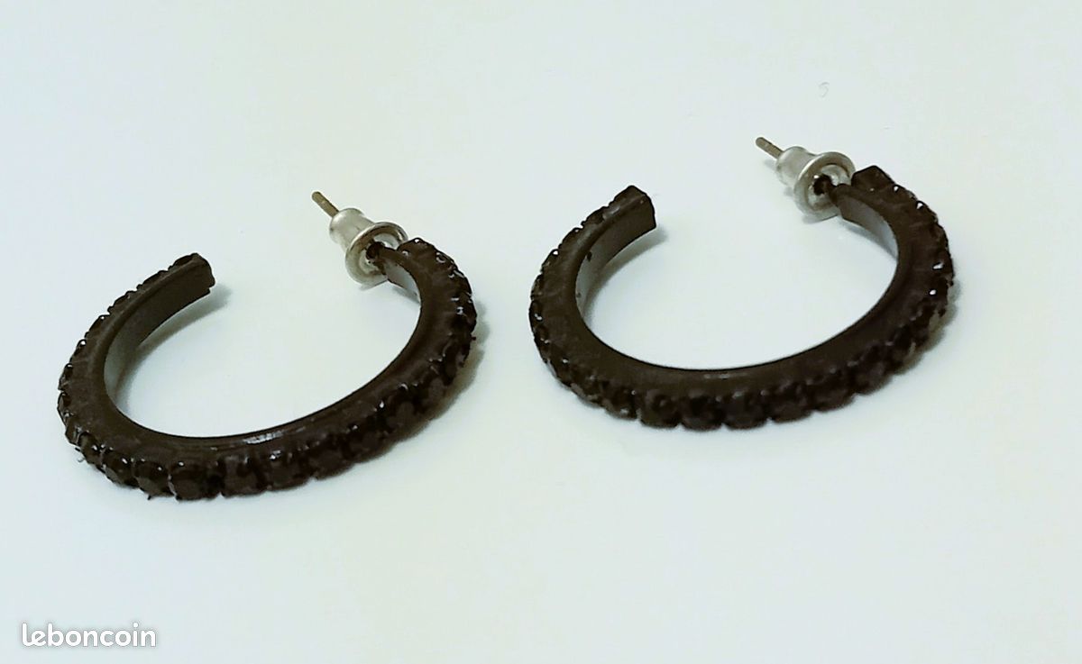 Créoles perlées de strass noirs (image 1)