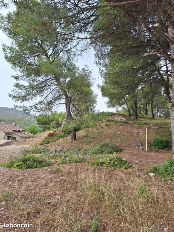 Terrain 460 m² Eyguieres · à Eyguières · 165 000 €