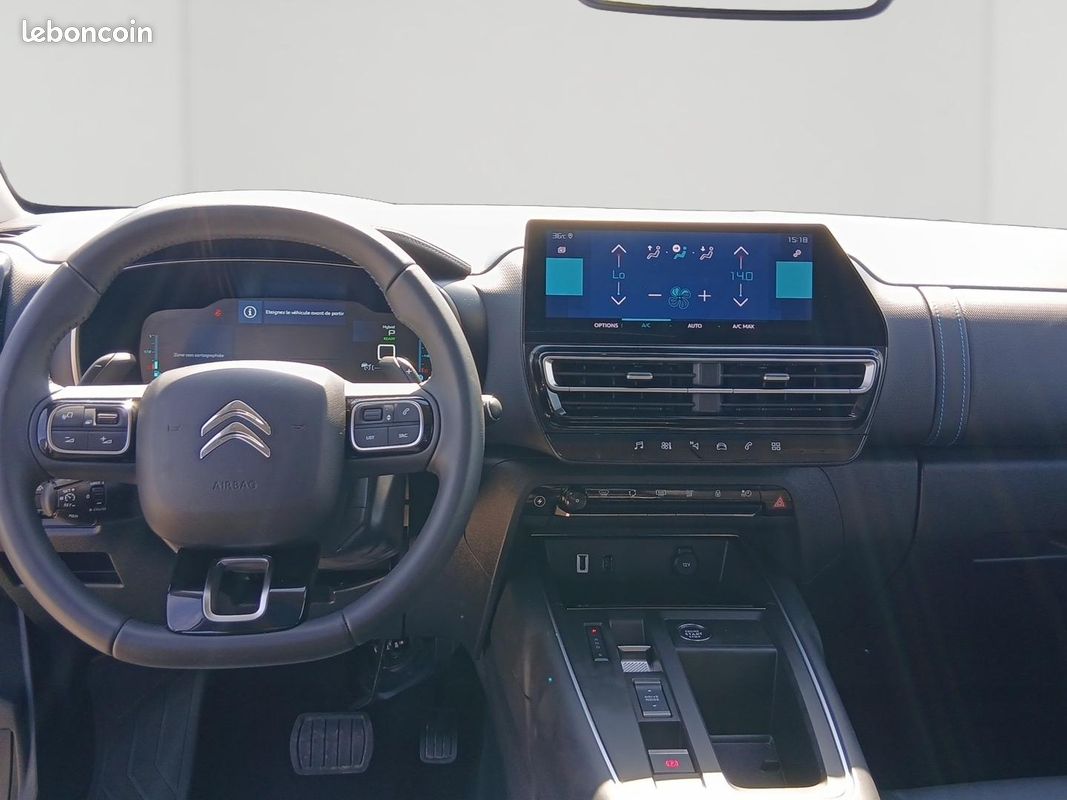Citroen C5 Aircross 1.6 Hybride rechargeable 225 MAX + TOIT OUVRANT / VISION 360 / JANTES 19 / COFFR (image 22)