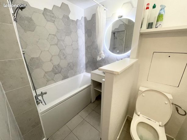 https://img.leboncoin.fr/api/v1/lbcpb1/images/5d/90/59/5d90596bea2f59b06fd51afea5831281beb8c5c4.jpg?rule=ad-image