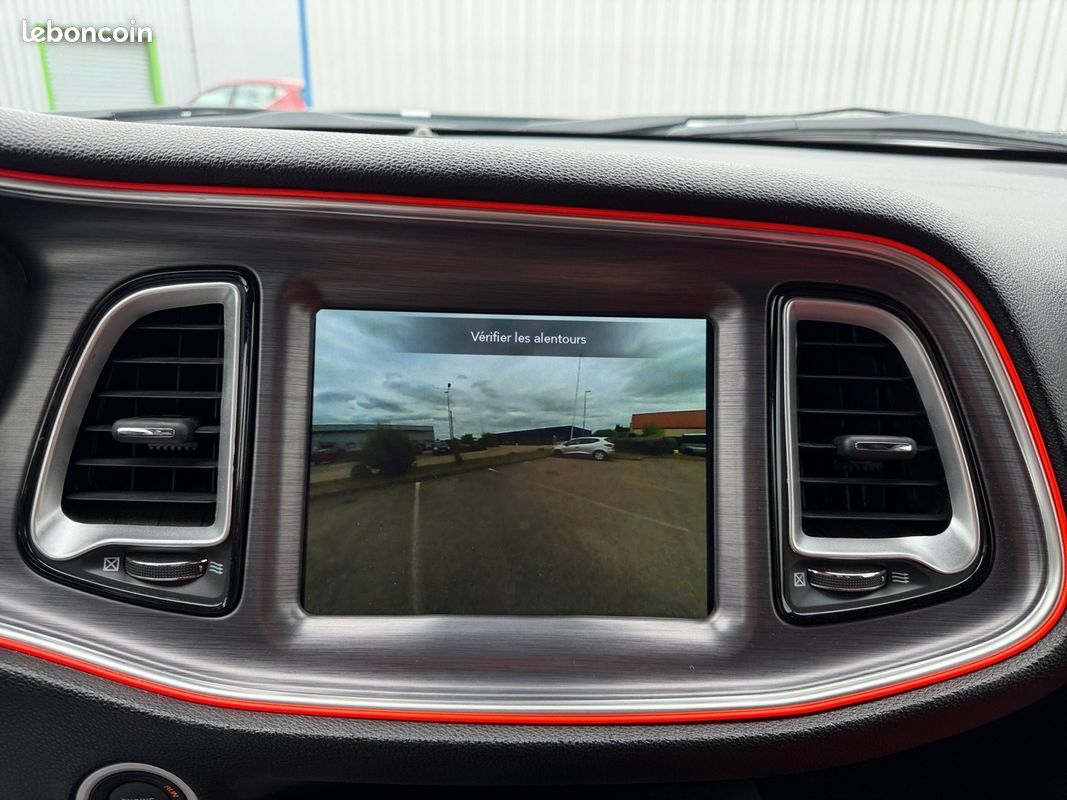 DODGE CHALLENGER SRT 392 6.4 "IMMAT FRANCE PAS DE MALUS" SCAT PACK SHAKER 492Ch Garantie 12 mois (image 14)