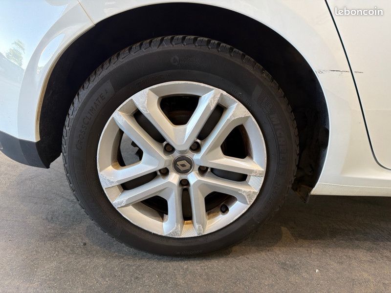 Renault MEGANE IV 1.5 BLUE DCI 115CH BUSINESS (image 14)