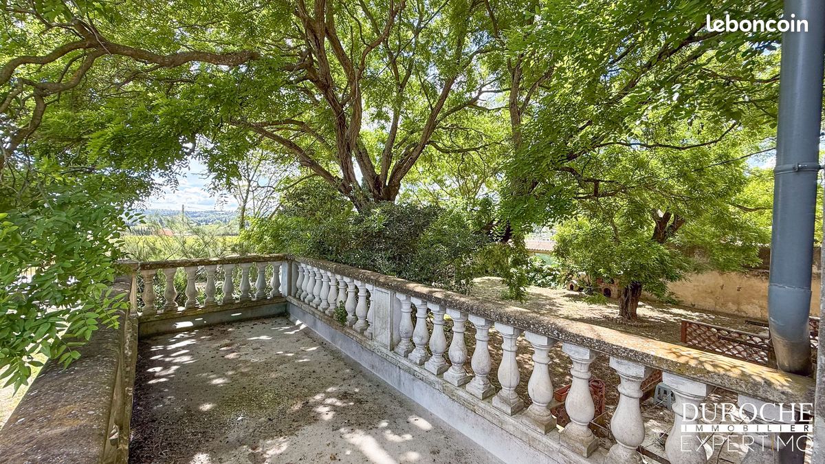 Maison 8 pièces 194 m² · à Courthézon · 194 m² · 323 000 €