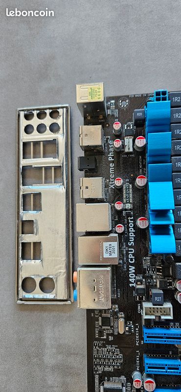 Carte Mère Asus K7M Rev 1.04 + CPU Athlon K7 600 MHz + I/O Shield – Socket A – Occasion