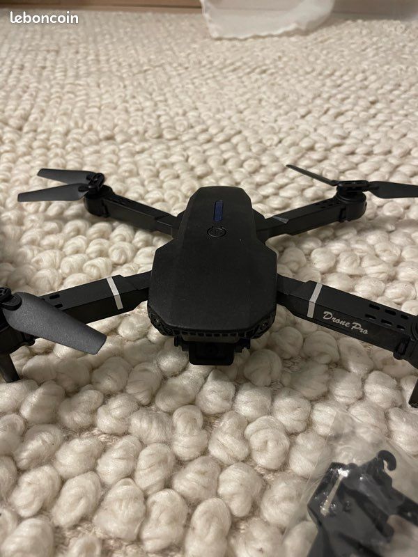 Drone avec caméra (image 2)