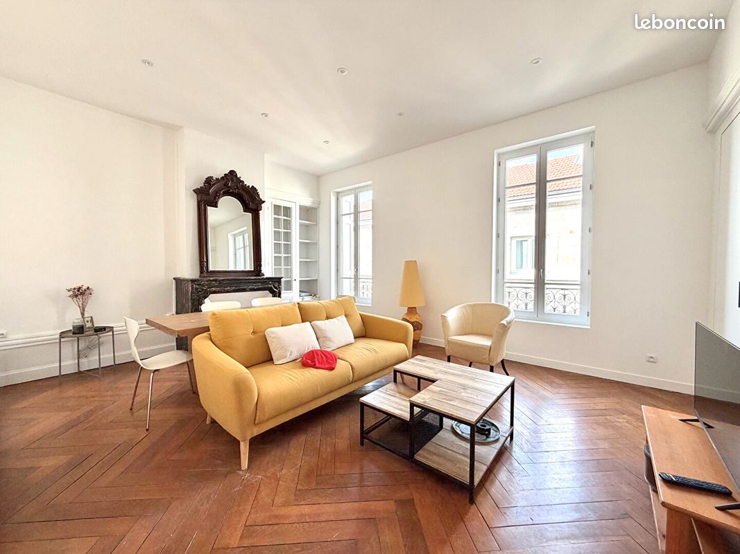 Appartement 3 pièces 79 m² · à Saint-Étienne · 79 m² · 690 €