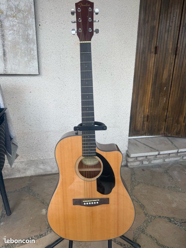 Guitare électro-acoustique Fender (image 1)
