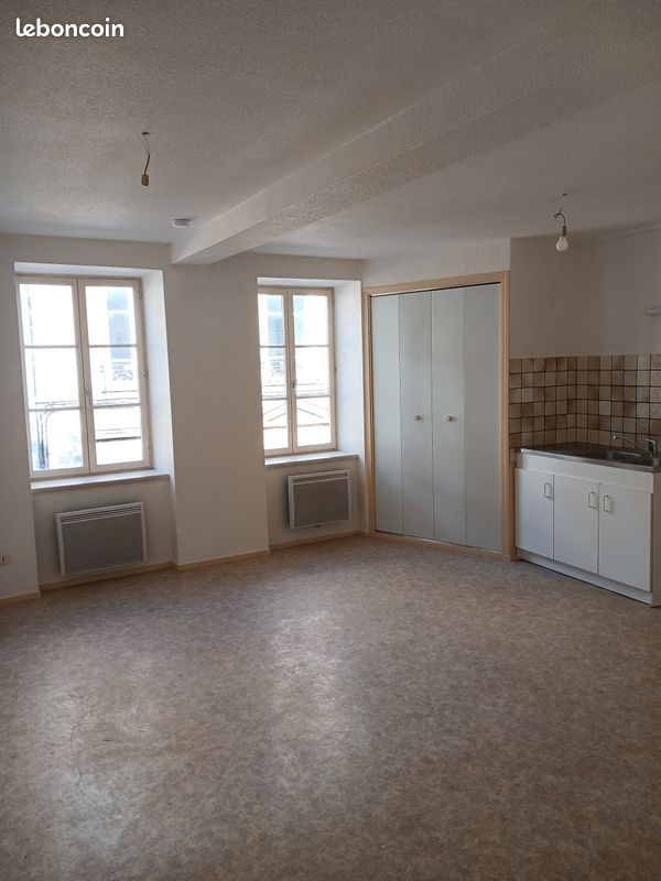 Appartement 2 pièces 36 m² · à Thizy-les-Bourgs · 36 m² · 330 €/mois