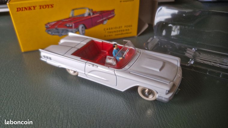 Dinky Toys / Atlas - FORD THUNDERBIRD T-BIRD convertible bleu réf. 555 Neuf 1/43