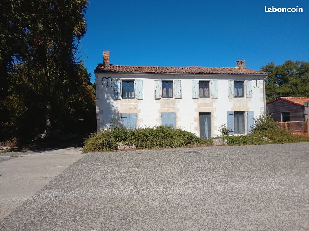 Maison 4 pièces 129 m² · à La Laigne · 129 m² · 148 000 €