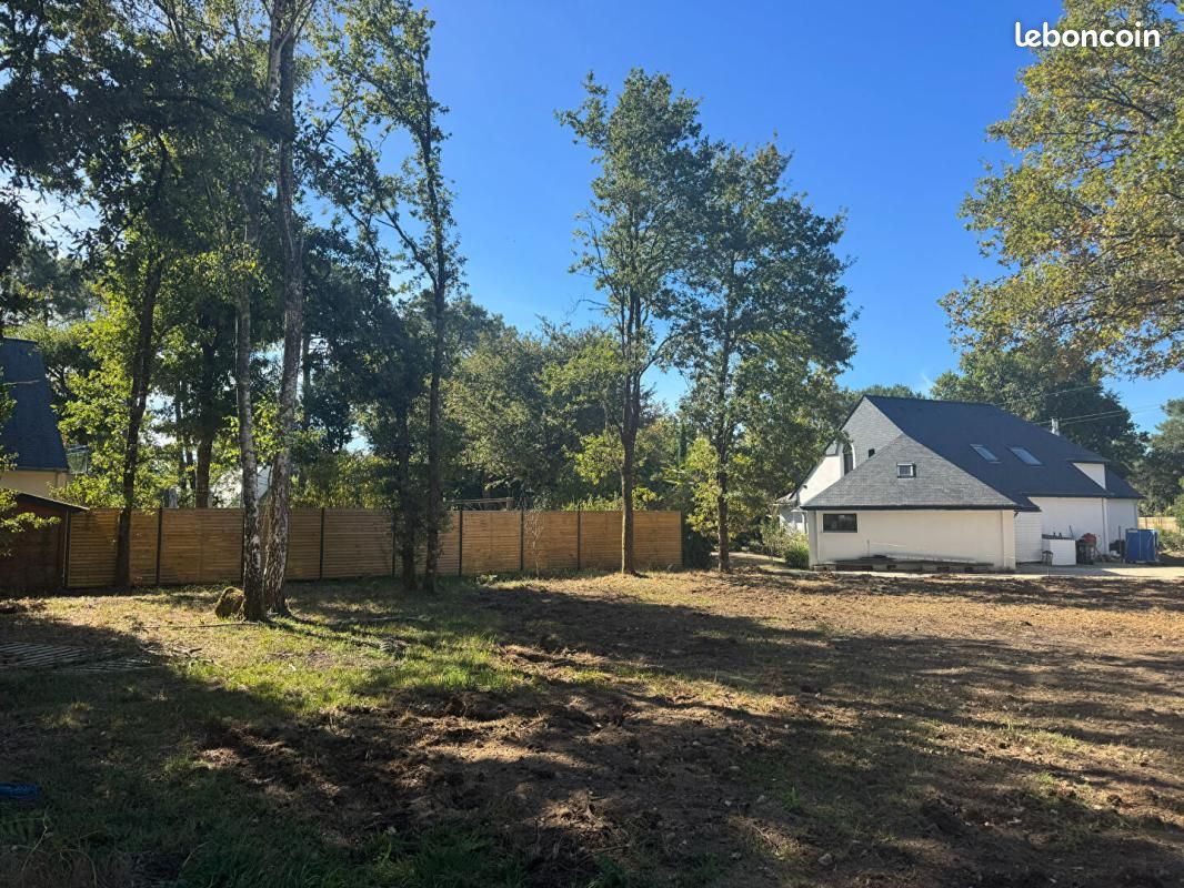 Terrain 650 m² Brech · 175 790 €