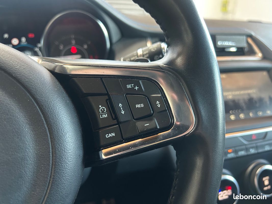 Jaguar e-pace 2.0d 150ch r-dynamic awd bva9 - full entretien jaguar - (image 26)