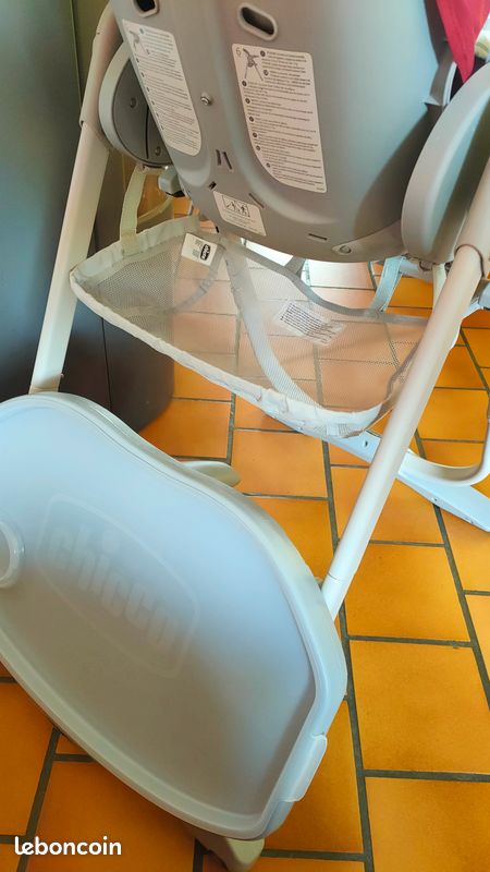 Chaise haute (image 6)