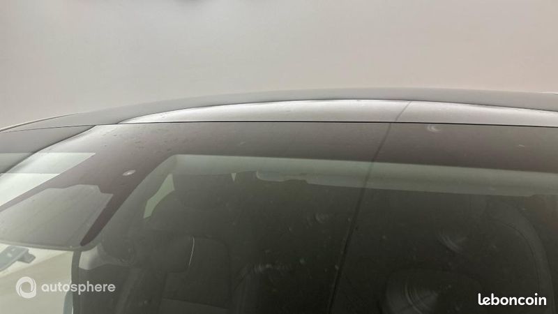 Tesla Model Y Standard RWD (image 22)