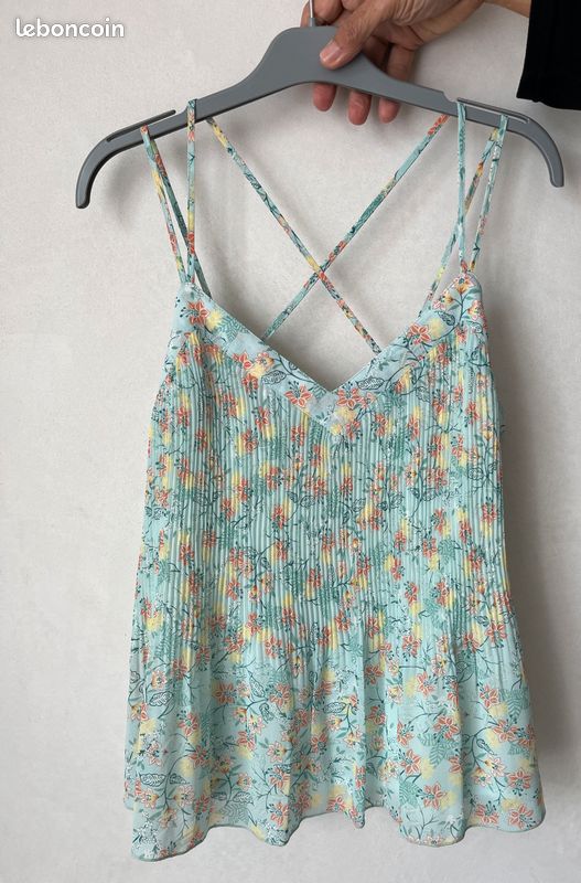 Haut Top femme à fines bretelles cache cache Vêtements