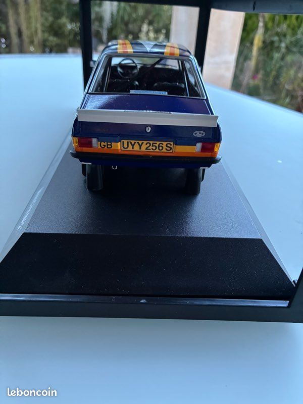 MINICHAMPS FORD ESCORT II RS1800 cosacco 1:18 confezione originale EUR 199,95 - IT