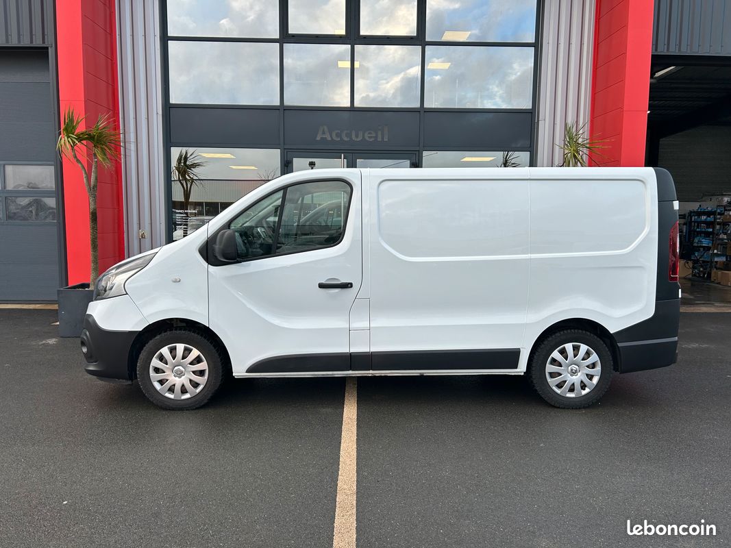 Renault Trafic FOURGON L1H1 1200 KG DCI 125 ENERGY GRAND CONFORT 15400 HT / 18480 TTC (image 3)