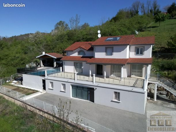 Villa 7 pièces 215 m²