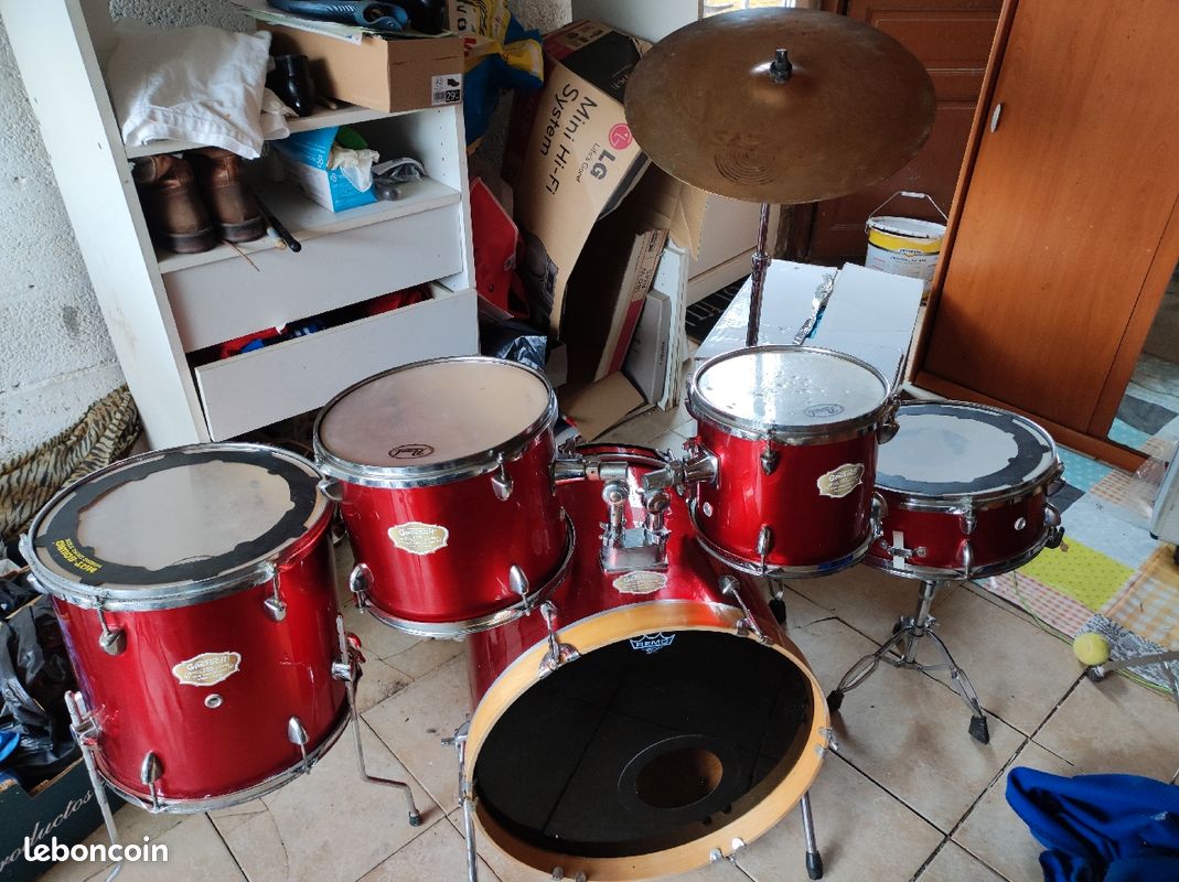 Vends Batterie GRETSCH 5 Fûts Rouge Métallique + des symbales (image 1)