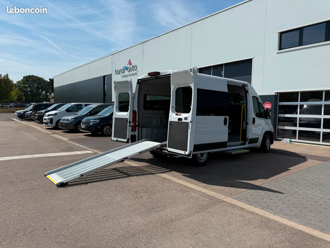 PEUGEOT BOXER L2H2 TPMR – 9 Places / Jusqu'à 4 fauteuils roulants – Disponible immédiatement (image 1)