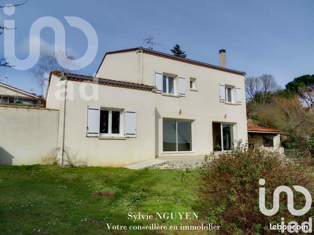 Maison 8 pièces 220 m²