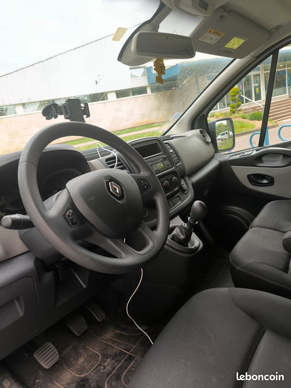 Renault TRAFIC (image 4)