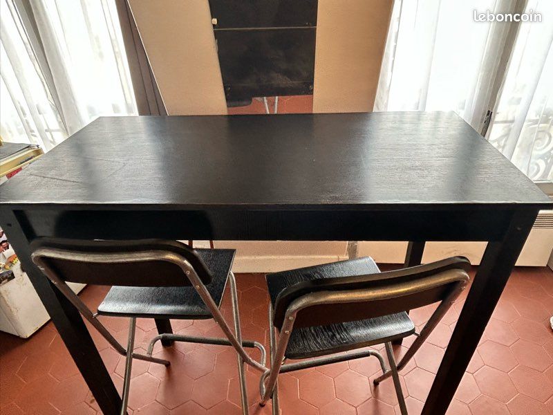 Table haute noire + 2 chaises de bar pliables noires (image 1)