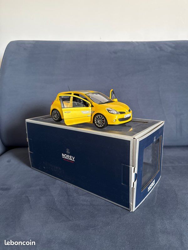 Renault Clio 3 RS 2006 1/18 Norev – Les Miniatures