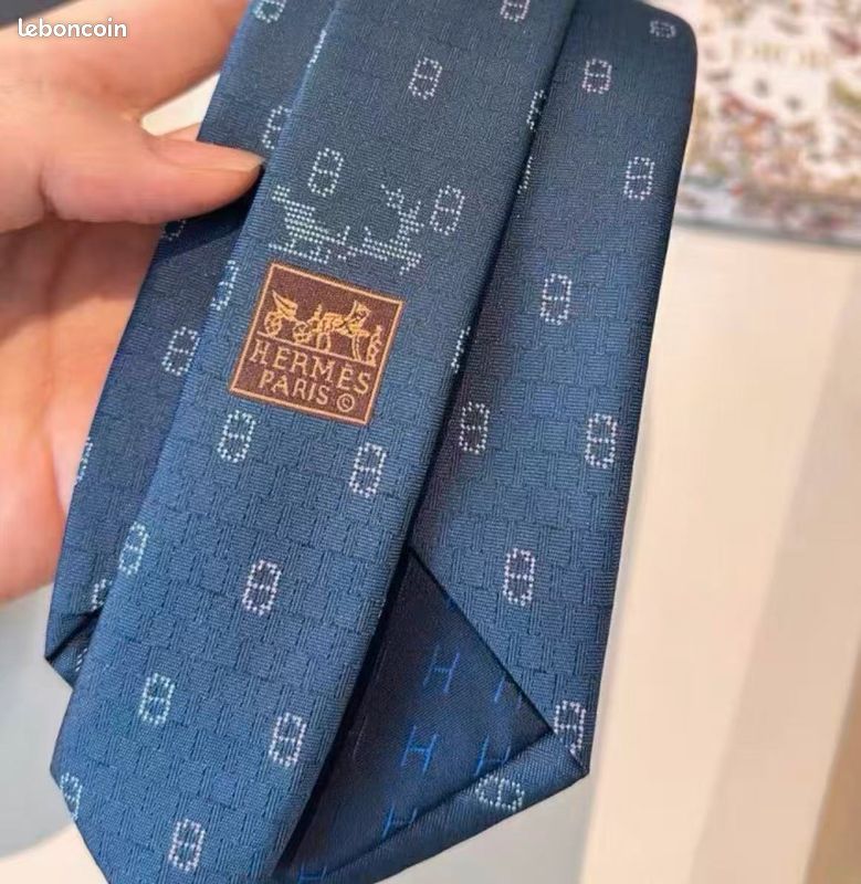 Cravate Hermès Occasion - Multicolore - État Comme Neuf - Homme