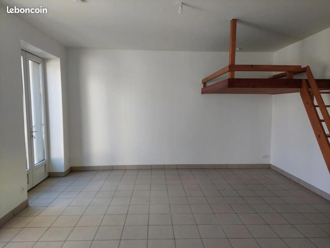 Appartement 1 pièce 32 m² · à Saint-Étienne · 32 m² · 271 €/mois
