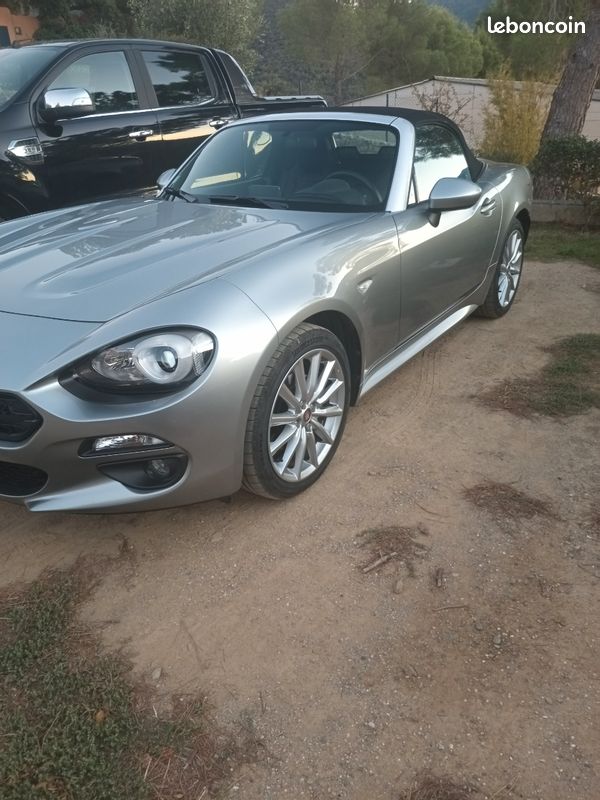 Fiat 124 Spider lusso (image 2)