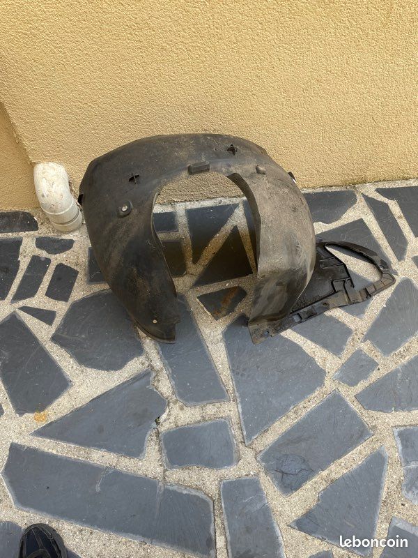 Garde-boue Peugeot 207 AVANT droit et gauche (image 2)