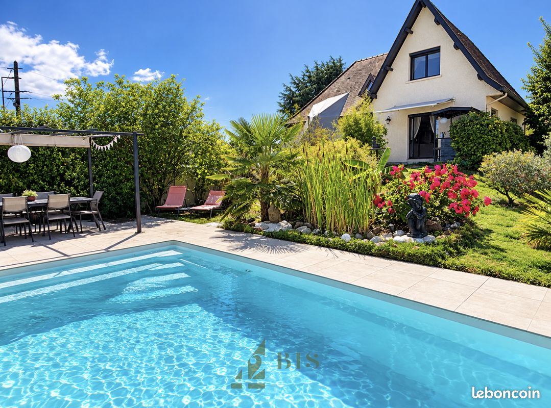 Maison 7 pièces 153 m² · à Le Coteau · 153 m² · 299 000 €