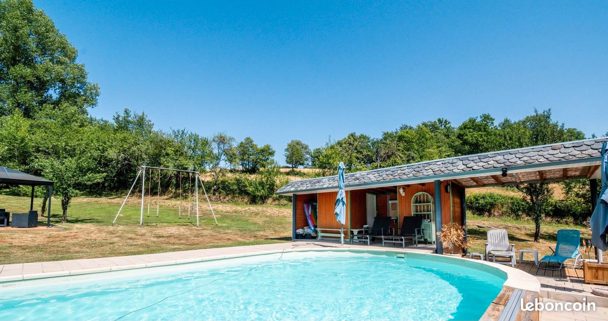Maison 10 pièces 240 m² · à Auzits · 240 m² · 369 000 €
