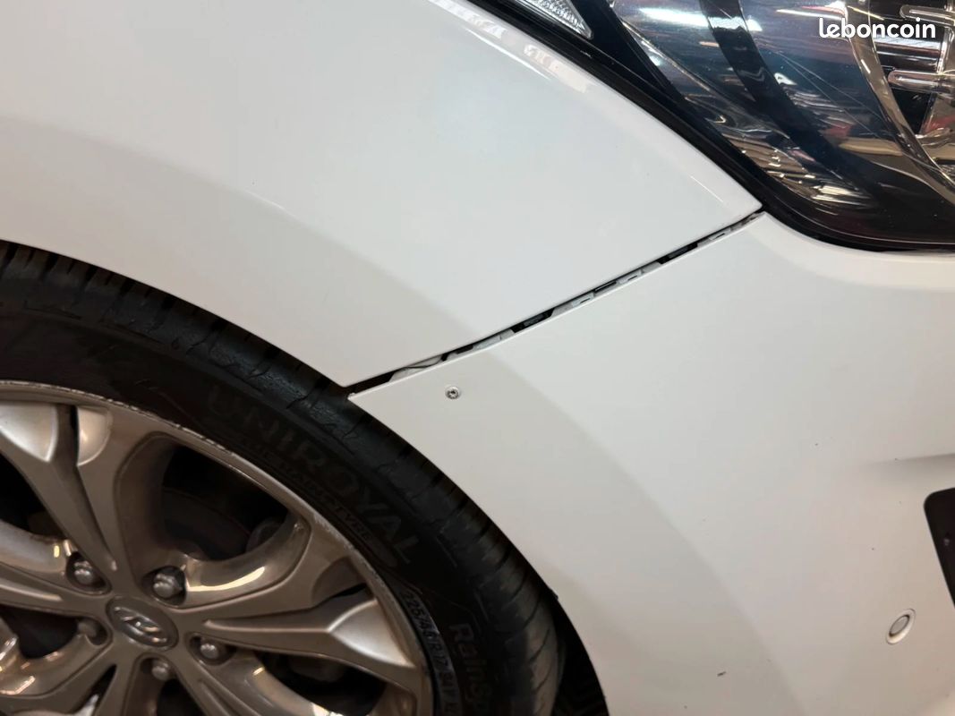 HYUNDAI i30 1.6 CRDi 128 Pack Premium TOIT OUVRANT / SIEGES CHAUFFANTS (image 40)