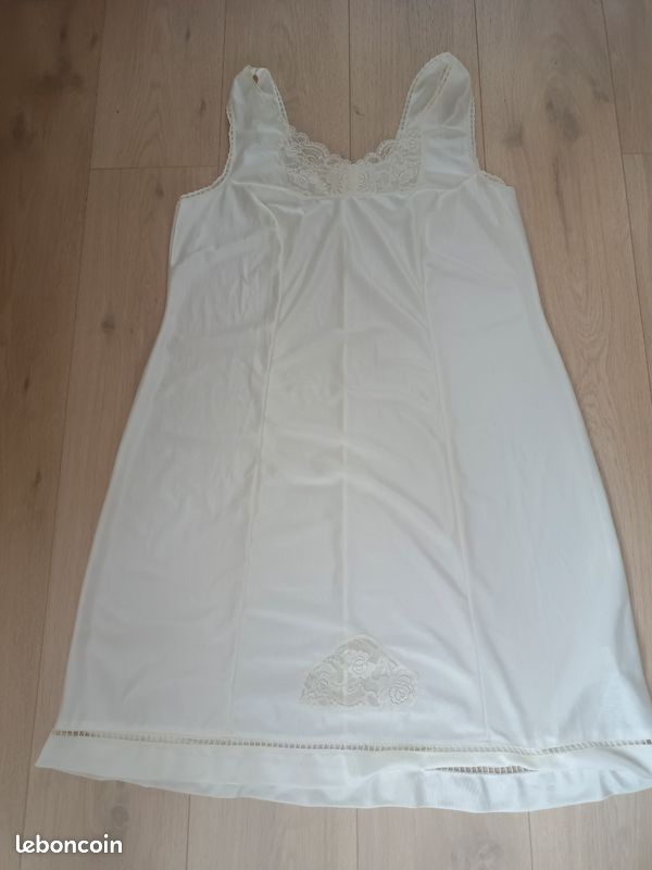 Combinaison Vintage Dentelle Blanche Taille 46 – Fond De Robe Inclus – Bon État