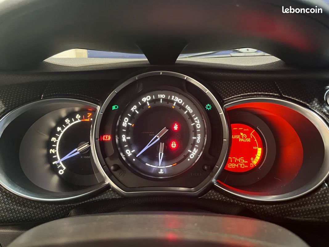 CITROEN DS3 1.6 THP 156 cv Sport Chic - Suivi complet - Radar de recul - Climatisation (image 8)