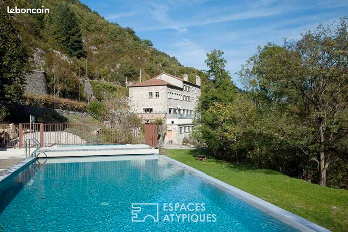 Maison 28 pièces 650 m²