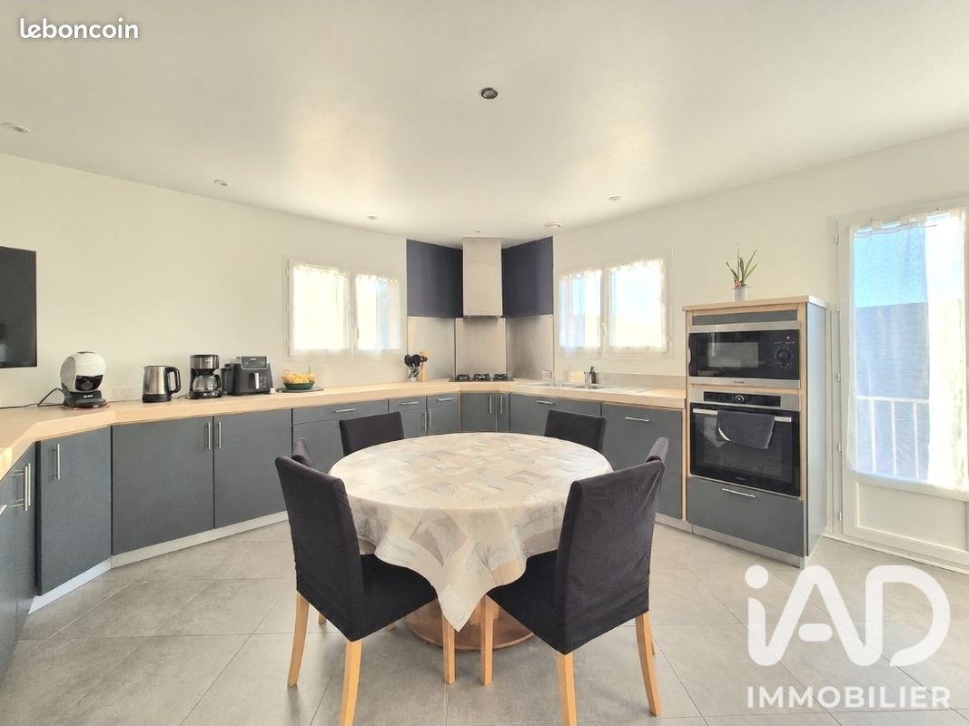 Maison 7 pièces 196 m² · à Brive-la-Gaillarde · 196 m² · 299 900 €