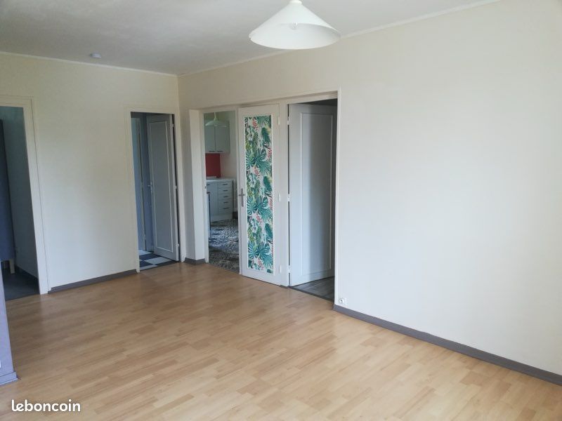 Appartement 3 pièces 65 m² · à La Souterraine · 65 m² · 450 €