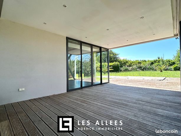 https://img.leboncoin.fr/api/v1/lbcpb1/images/5d/aa/0b/5daa0b8f9ce4bd02080d19fbedb753dc1a07ea26.jpg?rule=ad-image